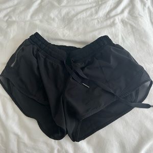 Lululemon Hotty Hot Low Rise Short